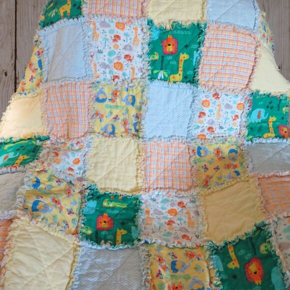 Flannel Rag Quilt With Batting 43 x 43, Jungle Animals, Giraffes, Elephants Baby - Picture 1 of 14